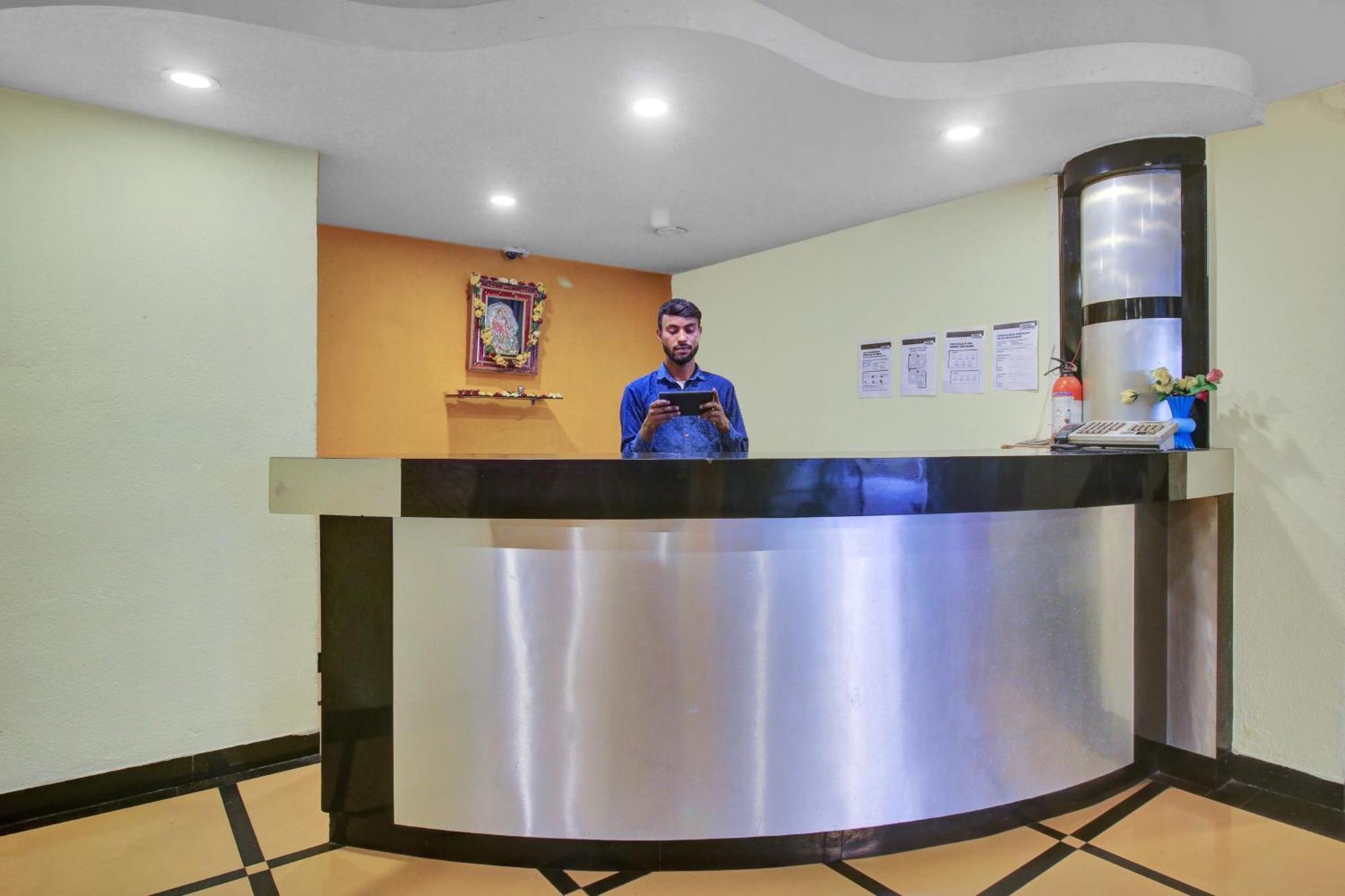 Hotel O Happy Rooms Хайдарабад Экстерьер фото