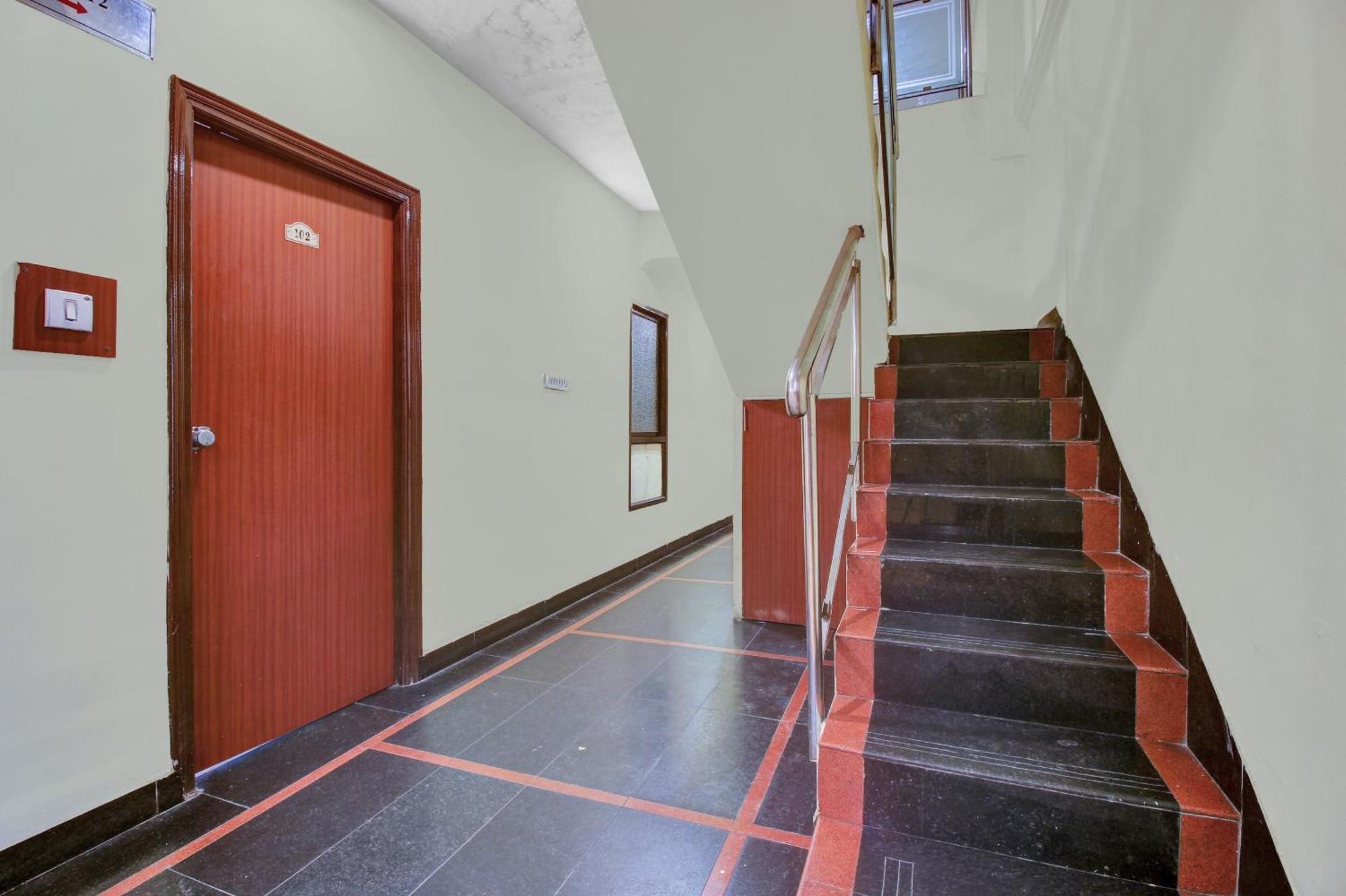 Hotel O Happy Rooms Хайдарабад Экстерьер фото