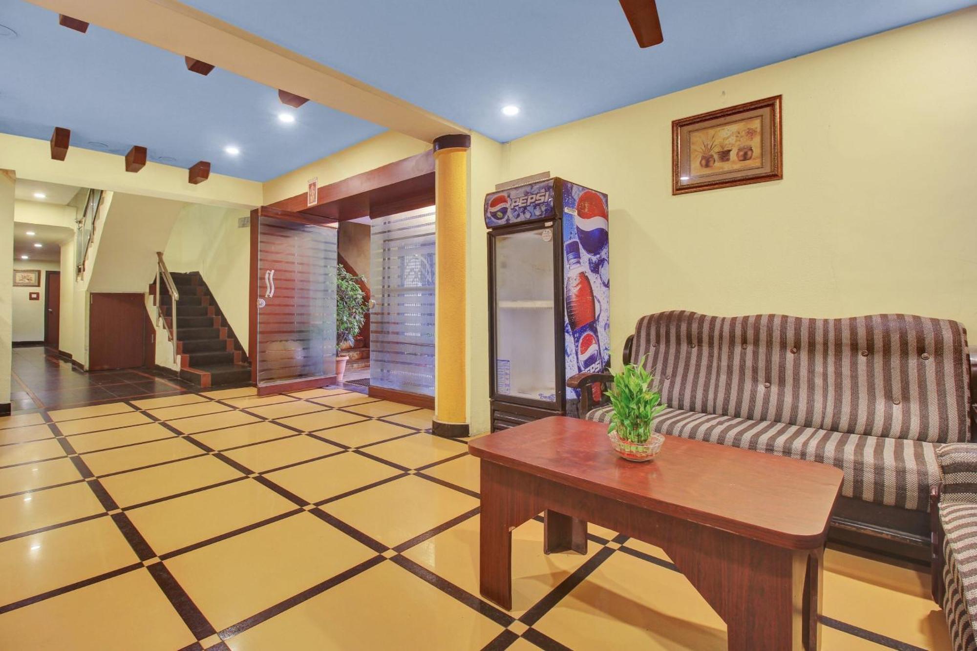 Hotel O Happy Rooms Хайдарабад Экстерьер фото