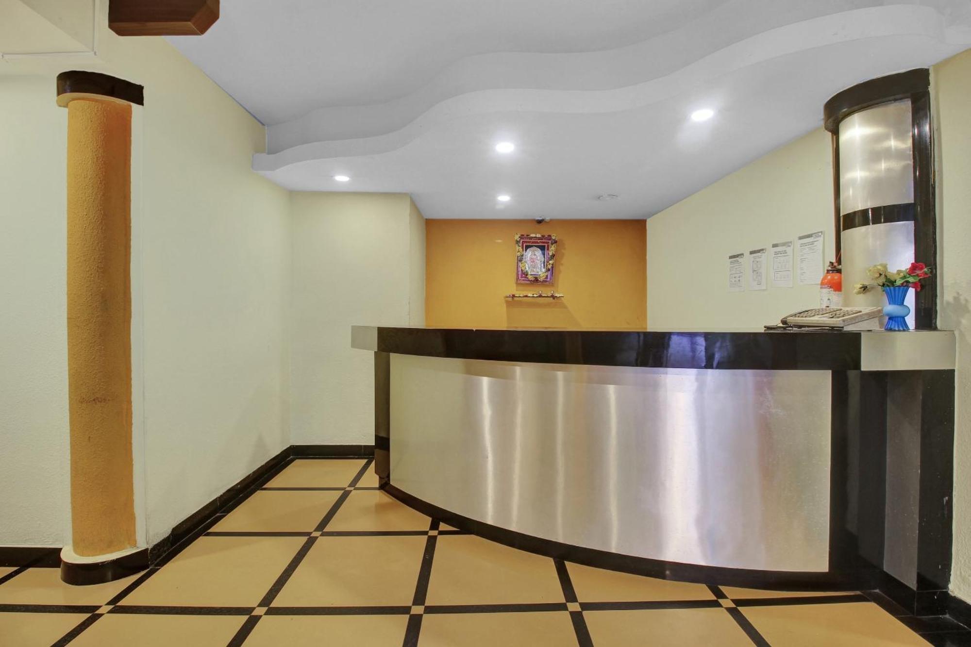 Hotel O Happy Rooms Хайдарабад Экстерьер фото