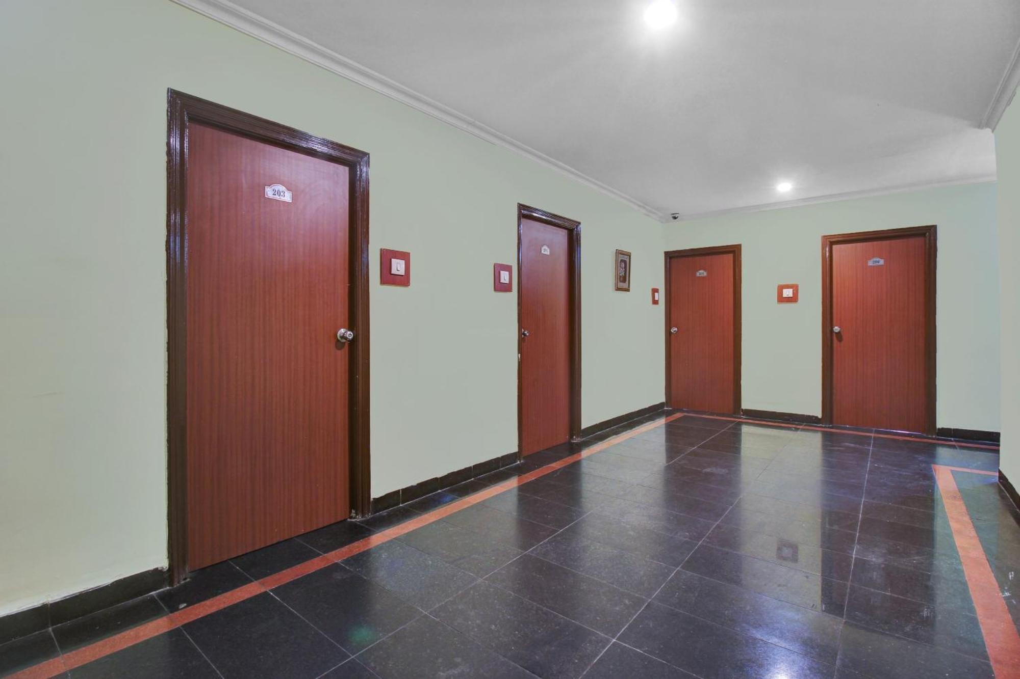 Hotel O Happy Rooms Хайдарабад Экстерьер фото